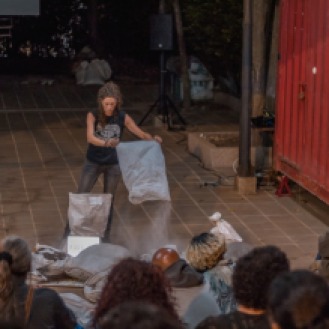 Boca de cenizas de Julie Pichavant X Encuentro de Performance para la vida Maria Teresa Hincapié - Armenia -Colombia